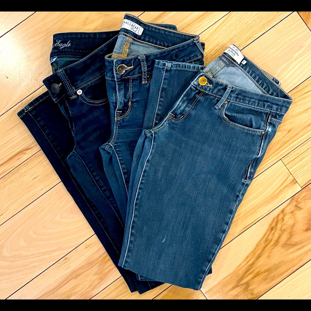 3 PAIR OF JEANS BUNDLE, All size 0/2, Abercrombie, Bullhead, American Eagle